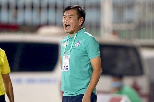 HLV Phan Thanh Hùng nói lời tạm biệt Than Quảng Ninh trước thềm V.League 2021