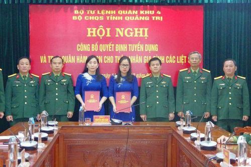 Tuyển dụng vợ liệt sĩ tại Rào Trăng 3 làm quân nhân chuyên nghiệp