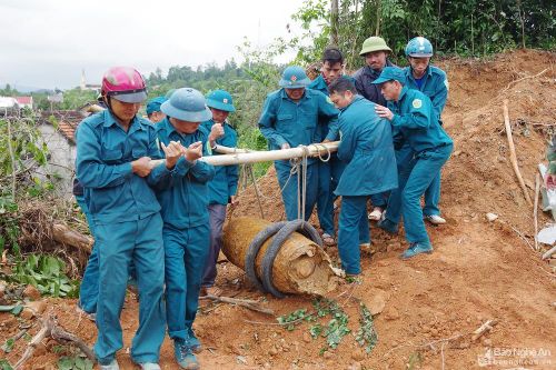 Đào móng nhà, phát hiện quả bom 340kg còn nguyên kíp nổ