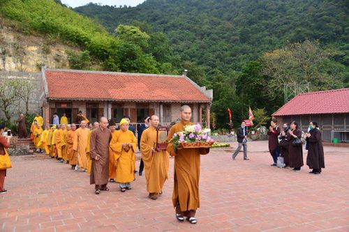 Tôn tạo chùa - am Ngọa Vân