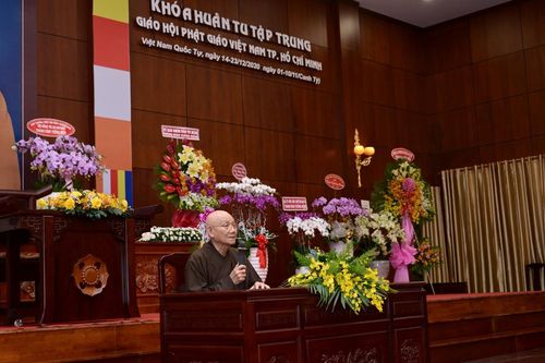 Thảo luận về giới luật xuất gia trong đời sống hiện tại