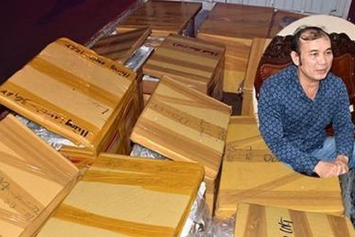 Phát hiện xe khách vận chuyển 250kg tôm chứa tạp chất