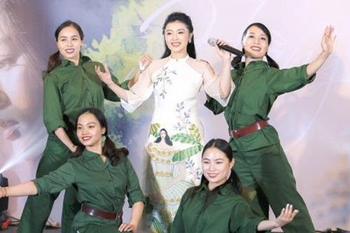 Sao mai Thu Hằng ra mắt album nhạc cách mạng mang âm hưởng mới