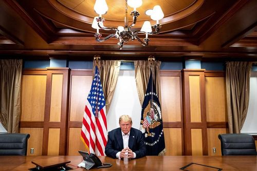 Những khoảnh khắc đi vào lịch sử trong nhiệm kỳ 4 năm của Tổng thống Donald Trump