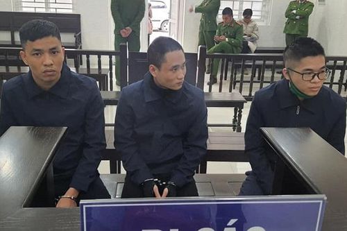 Lại thêm người đàn ông bị những 'bóng ma' đe dọa để lừa tiền