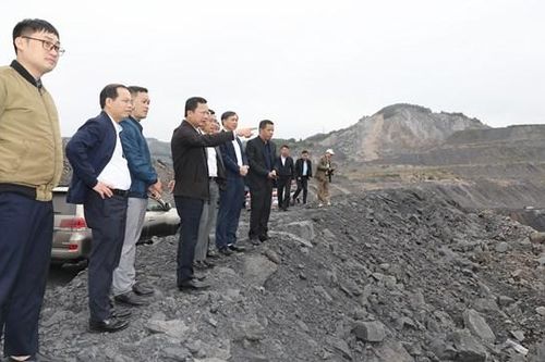 Quảng Ninh: Khai thác đất đá từ các mỏ than làm vật liệu san lấp