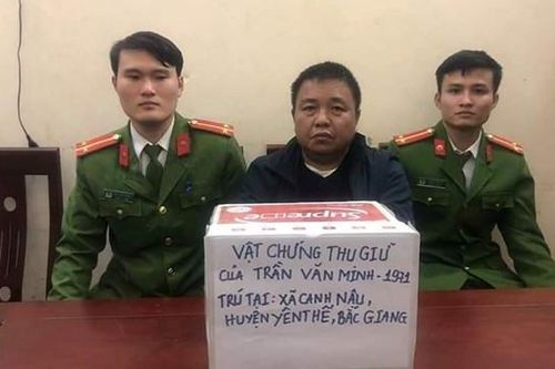 Nghệ An: Bắt đối tượng vận chuyển 19 bánh heroin