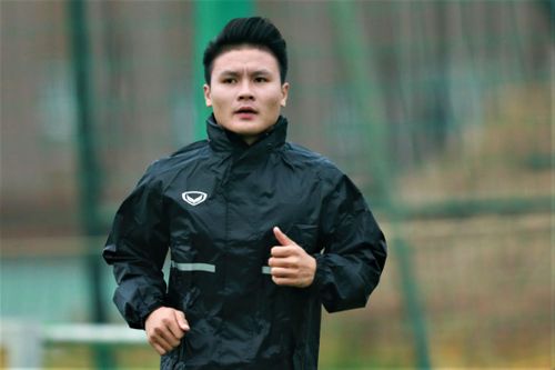 Quang Hải bị yếu cơ đùi sau