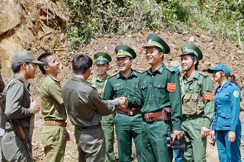 Thắm tình hữu nghị đặc biệt Việt Nam - Lào