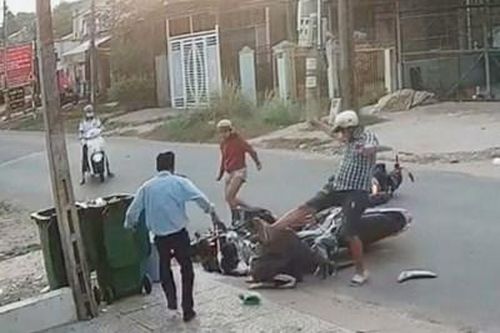 VĂN HÓA GIAO THÔNG KHÔNG CHẤP NHẬN 'LUẬT RỪNG'