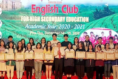 Học sinh Phú Thọ thể hiện năng khiếu tiếng Anh qua các loại hình nghệ thuật