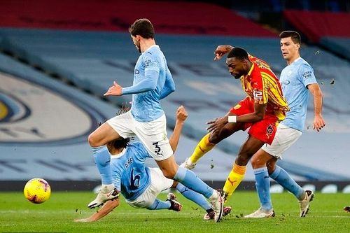 Premier League: Man City hòa 'nhọc nhằn', Chelsea thua sốc