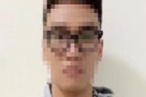 Nam sinh viên Hà Nội tự đập đầu vào gốc cây hoang báo bị cướp
