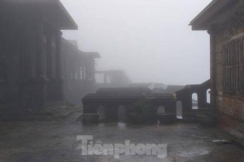 Đỉnh Mẫu Sơn nhiệt độ giảm sâu 1 độ C, chưa xuất hiện băng tuyết