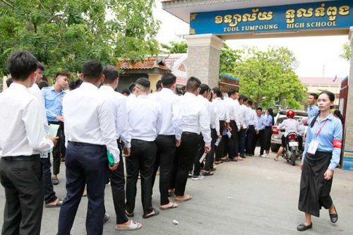 Thủ tướng Campuchia: Học sinh lớp 12 không phải thi tốt nghiệp