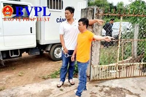 Vừa rút 200 triệu từ ngân hàng thì bị 2 đối tượng 'diễn kịch' trộm hết
