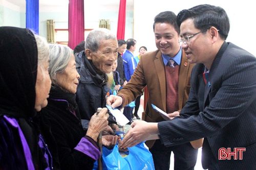 Quyên góp ủng hộ, giúp đỡ người nghèo và nạn nhân chất độc da cam