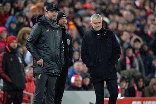 Mourinho 'bắn phát súng' đầu tiên ở cuộc chiến tranh chức vô địch với Liverpool
