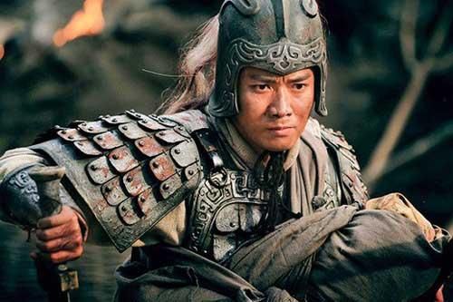 Được Lưu Bị ra sức lấy lòng, vì lẽ gì mà địa vị của Triệu Vân ở Thục Hán lại ngày một thấp hơn cả Hoàng Trung?