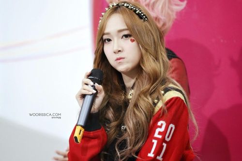 3 bước đơn giản tạo ra mái tóc bồng bềnh như Jessica Jung