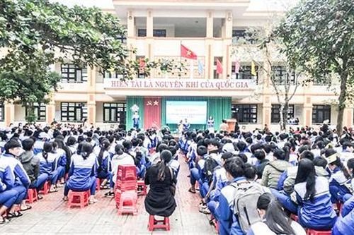 Chú trọng truyền thông chăm sóc sức khỏe sinh sản trong trường học
