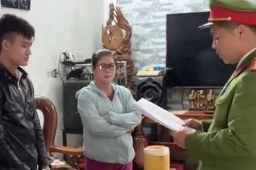 Túng tiền trả nợ, thuê ô tô mang cầm cố