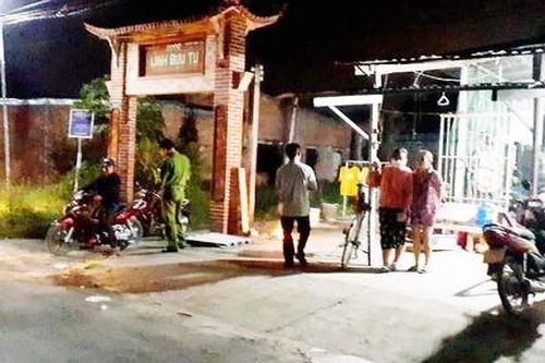 Một thanh niên bị nhóm người truy sát đến tử vong trên đường