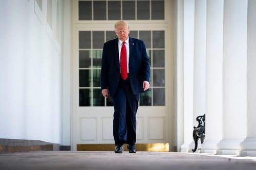 Chia tay Nhà Trắng khó khăn, ông Trump sẽ đi đâu?