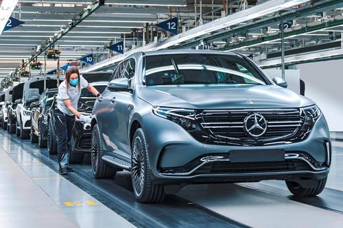 Mercedes 'quyết đấu' Tesla trên thị trường xe điện