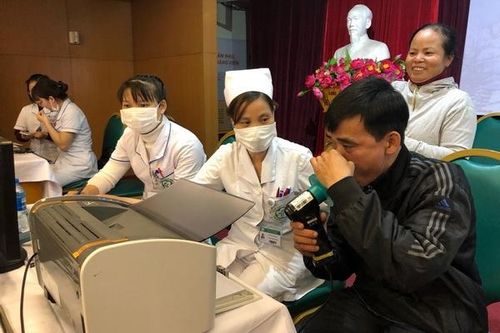 Cách phòng bệnh hô hấp mạn tính tái phát mùa lạnh