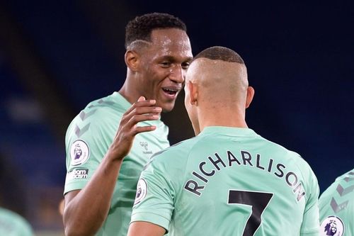 Everton phả hơi nóng vào top 4 Premier League