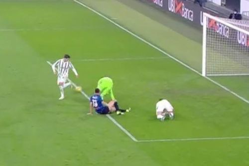 Morata biểu diễn giật gót khiến Juventus mất bàn thắng