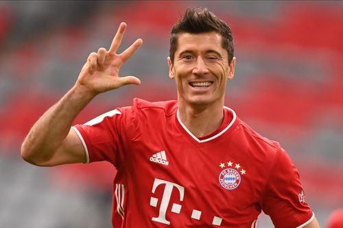 Lewandowski tỏa sáng trước ngày dự FIFA The Best