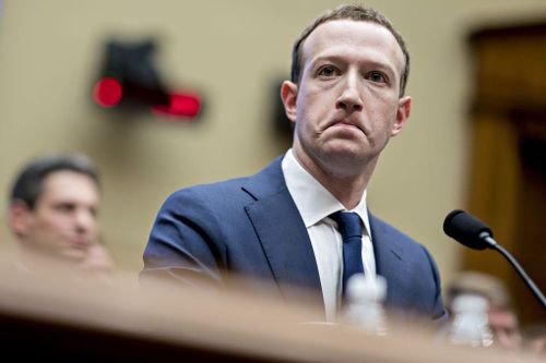 Mô hình kinh doanh độc quyền nguy hiểm của Facebook