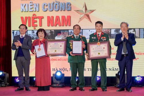 Hai kỷ lục quốc gia cho bộ sách 'Nhật ký thời chiến Việt Nam'