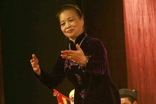 Nghệ sĩ tuồng Mẫn Thu - Vẫn 'Tin ở hoa hồng'