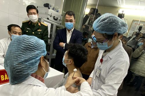 Chính thức tiêm thử nghiệm vaccine 'make in Vietnam' phòng bệnh COVID-19