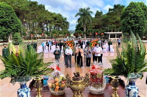 Đắk Lắk: Trao kết quả giám định ADN xác định danh tính 34 liệt sĩ cho thân nhân