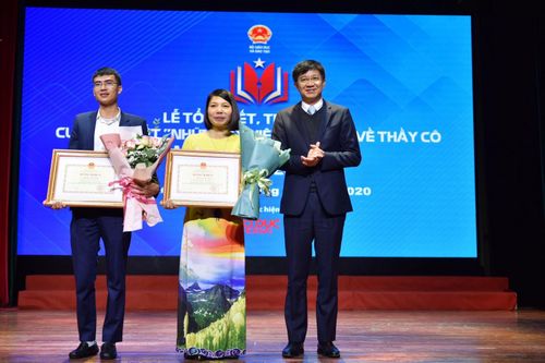 Trao giải cuộc thi viết 'Những kỷ niệm sâu sắc về thầy cô và mái trường mến yêu'