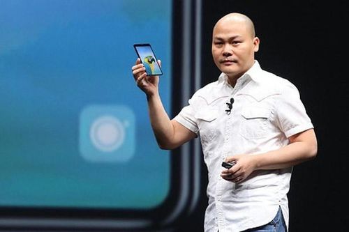 CEO Nguyễn Tử Quảng 'úp mở' về Bphone mới màn hình vô khuyết