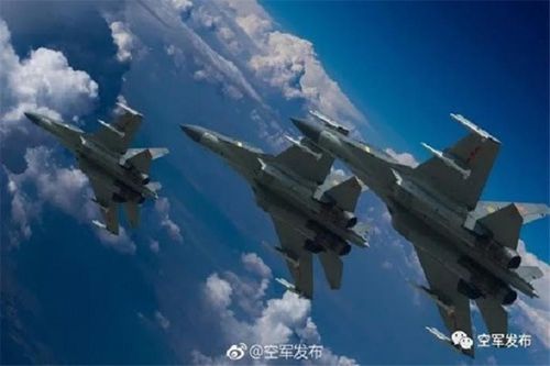 Tại sao Trung Quốc phải 'âm thầm' chế tạo chiến đấu cơ J-16?