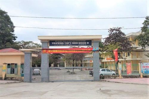 Nam sinh lớp 11 đâm bạn học tử vong