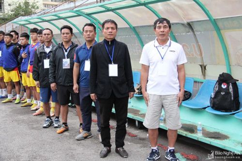 HLV trưởng U21 SLNA: 'Đã vào đến chung kết thì không ngại gì nữa'