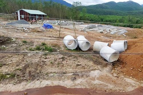 Đà Nẵng: Đơn vị thi công tuyến đường vành đai phía Tây cố tình vi phạm hành lang bảo vệ đường dây điện cao áp