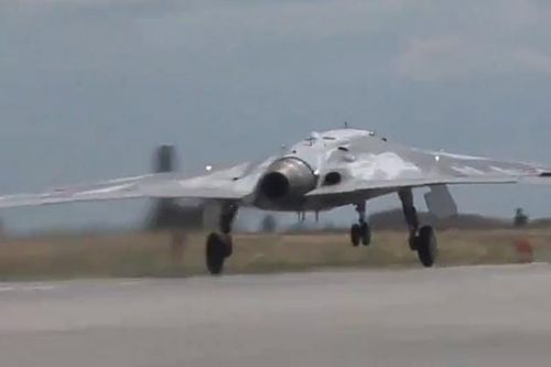 Nga chuẩn bị sản xuất hàng loạt UAV S-70 Okhotnik