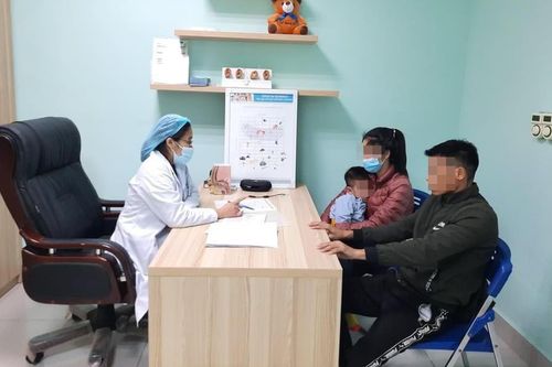 Bàng hoàng khi bác sĩ bắt đúng 'thủ phạm' khiến trẻ nói ngọng