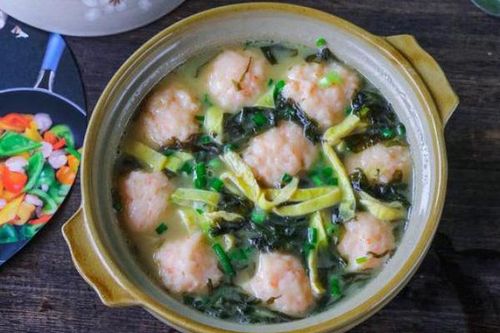 Trời lạnh, nấu canh rong biển kiểu này vừa ngon lại bổ, thơm nức không mùi tanh
