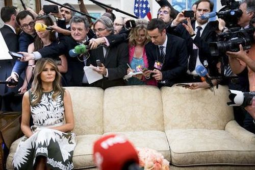 Bà Melania Trump sẽ giàu hơn nhờ viết sách sau khi rời Nhà Trắng