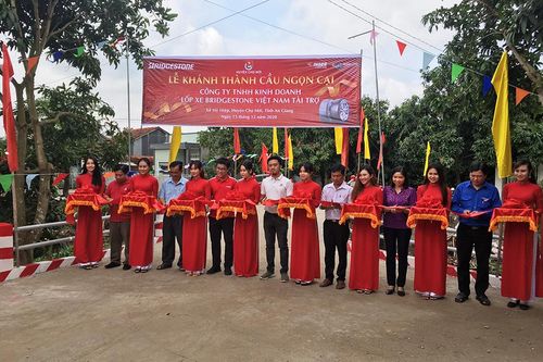 Chợ Mới khánh thành cầu Ngọn Cại