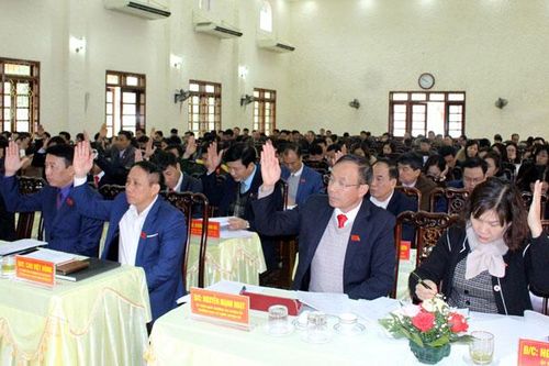 Thông qua nhiều nghị quyết quan trọng về phát triển kinh tế - xã hội